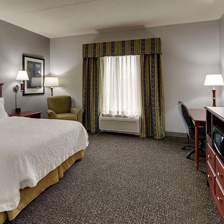 Hampton Inn & Suites Indianapolis-Airport Bagian luar foto