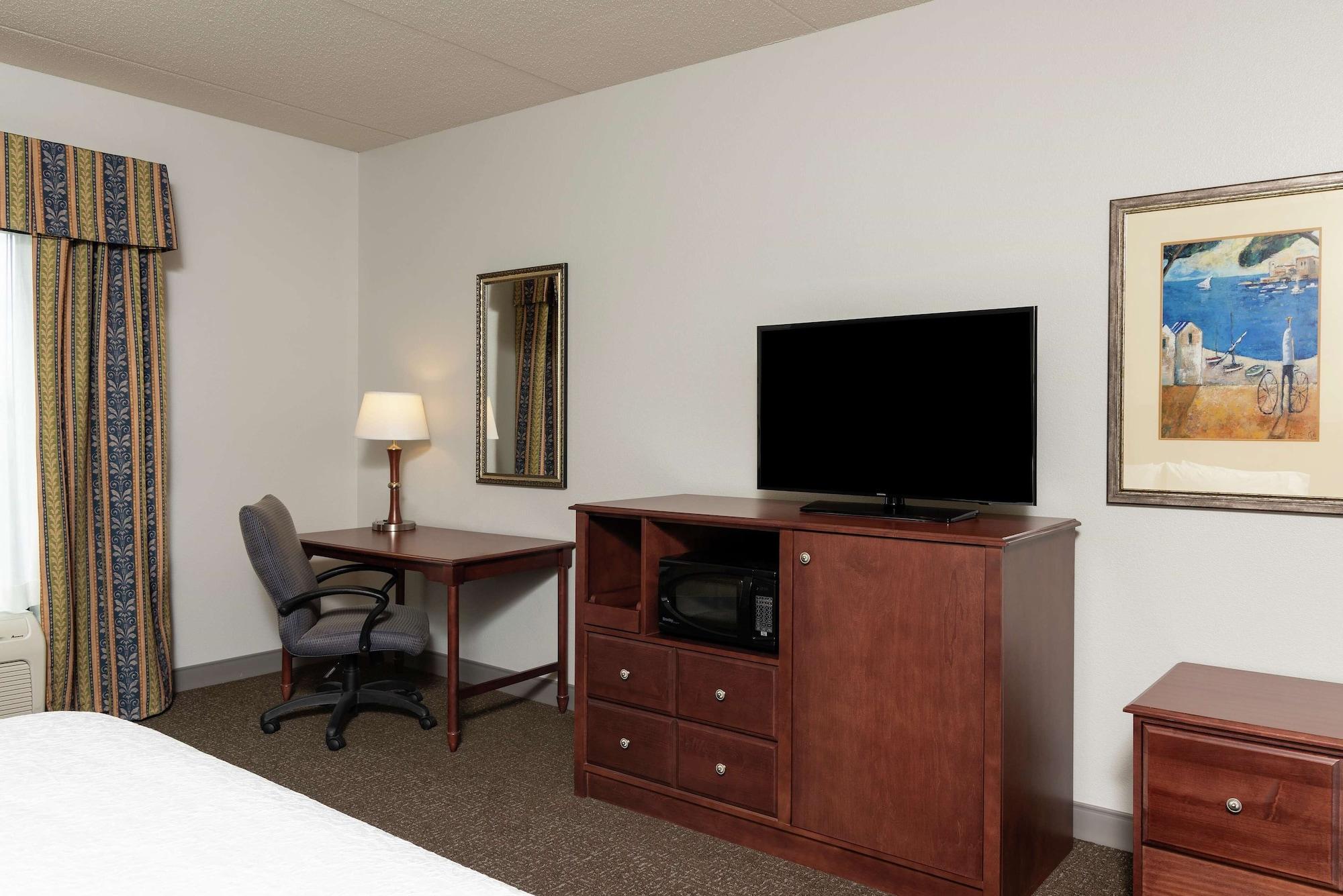 Hampton Inn & Suites Indianapolis-Airport Bagian luar foto