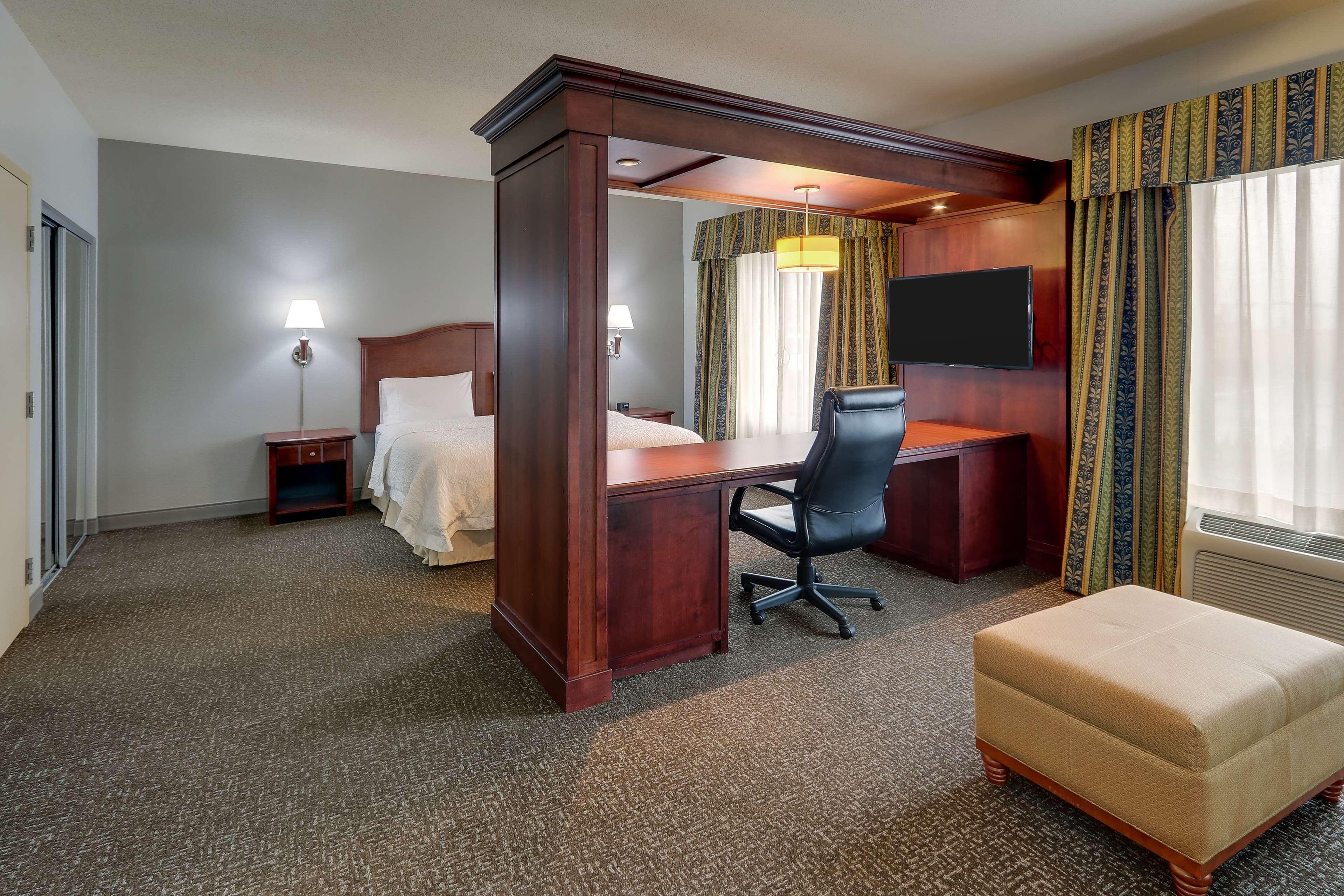 Hampton Inn & Suites Indianapolis-Airport Bagian luar foto