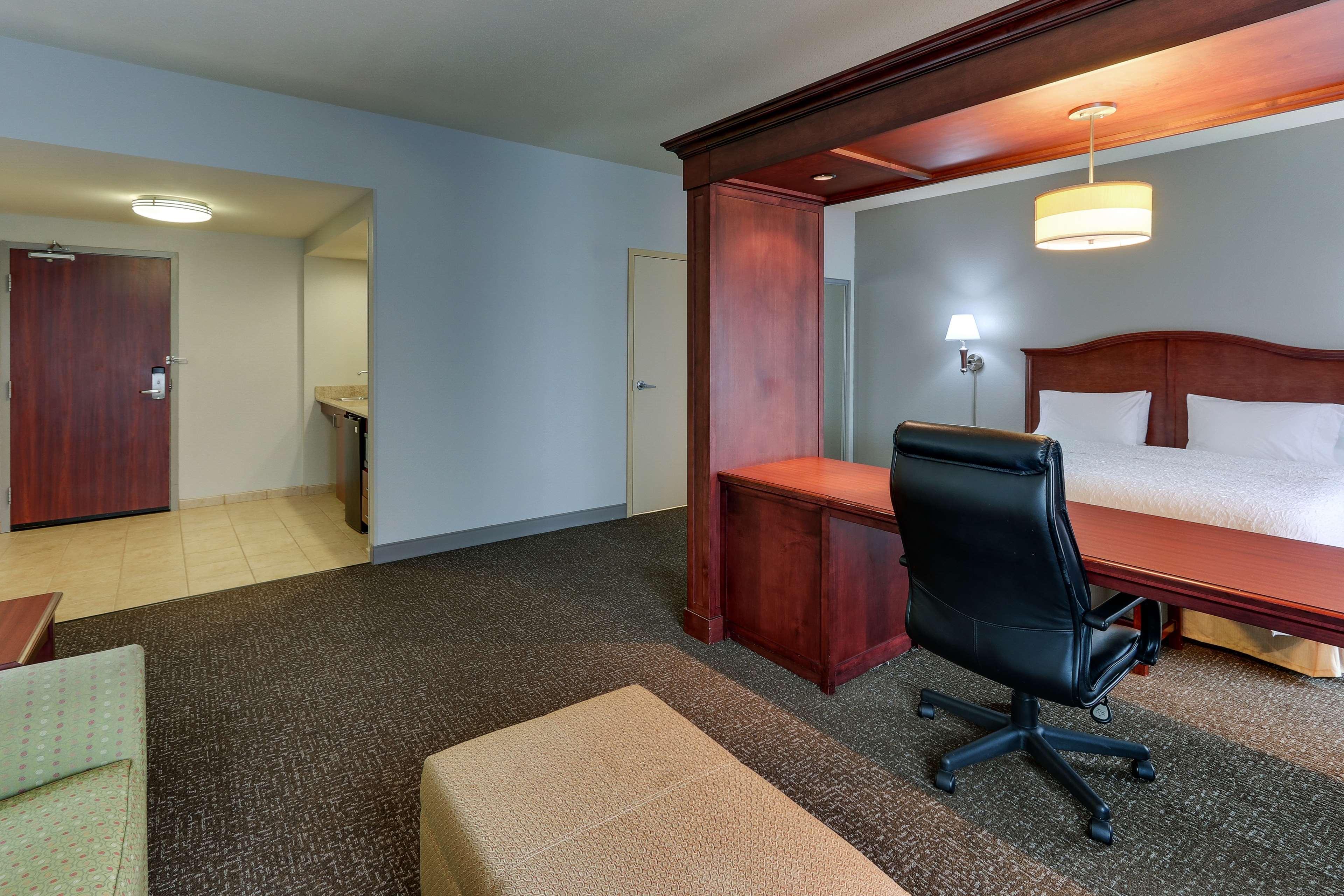 Hampton Inn & Suites Indianapolis-Airport Bagian luar foto