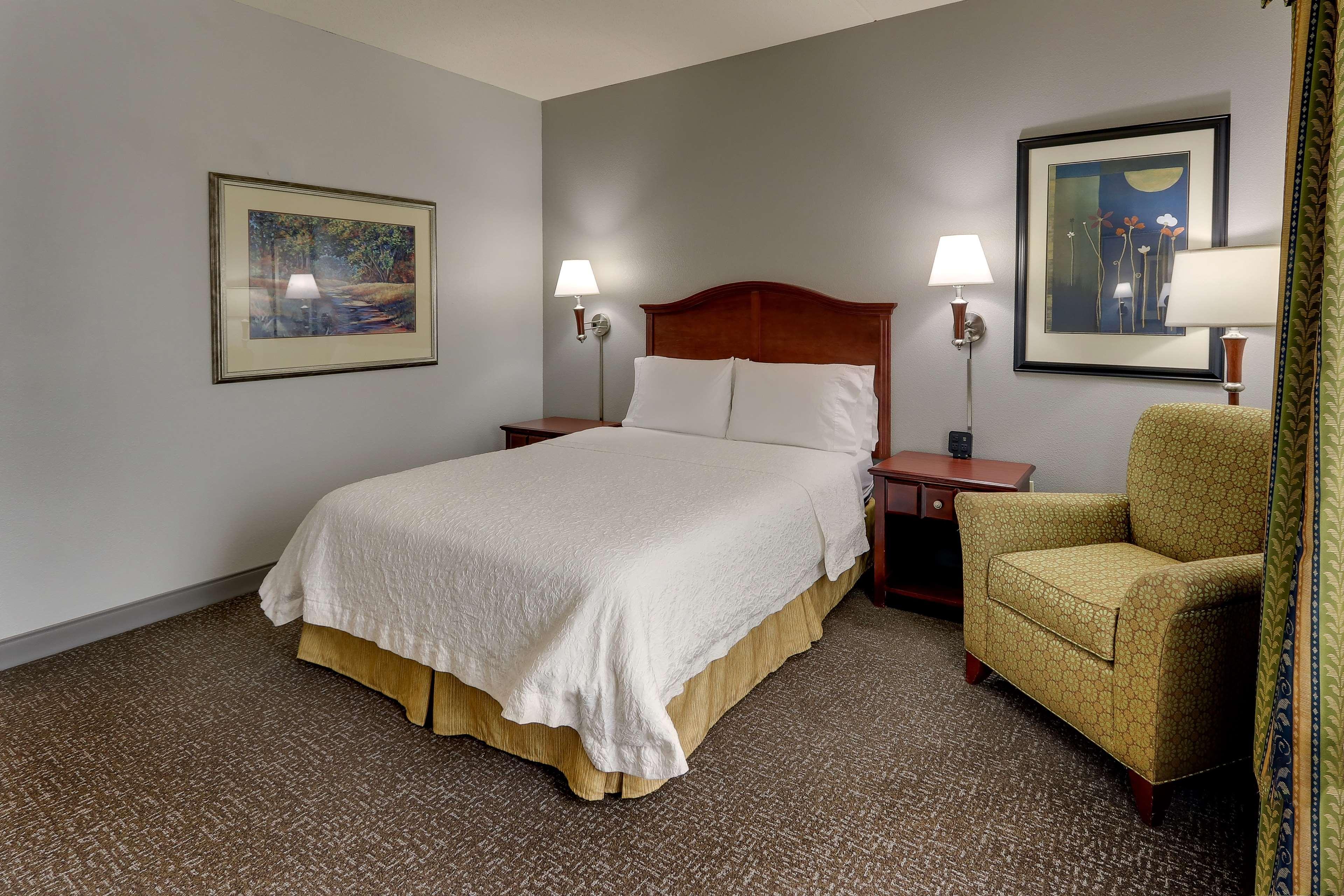Hampton Inn & Suites Indianapolis-Airport Bagian luar foto