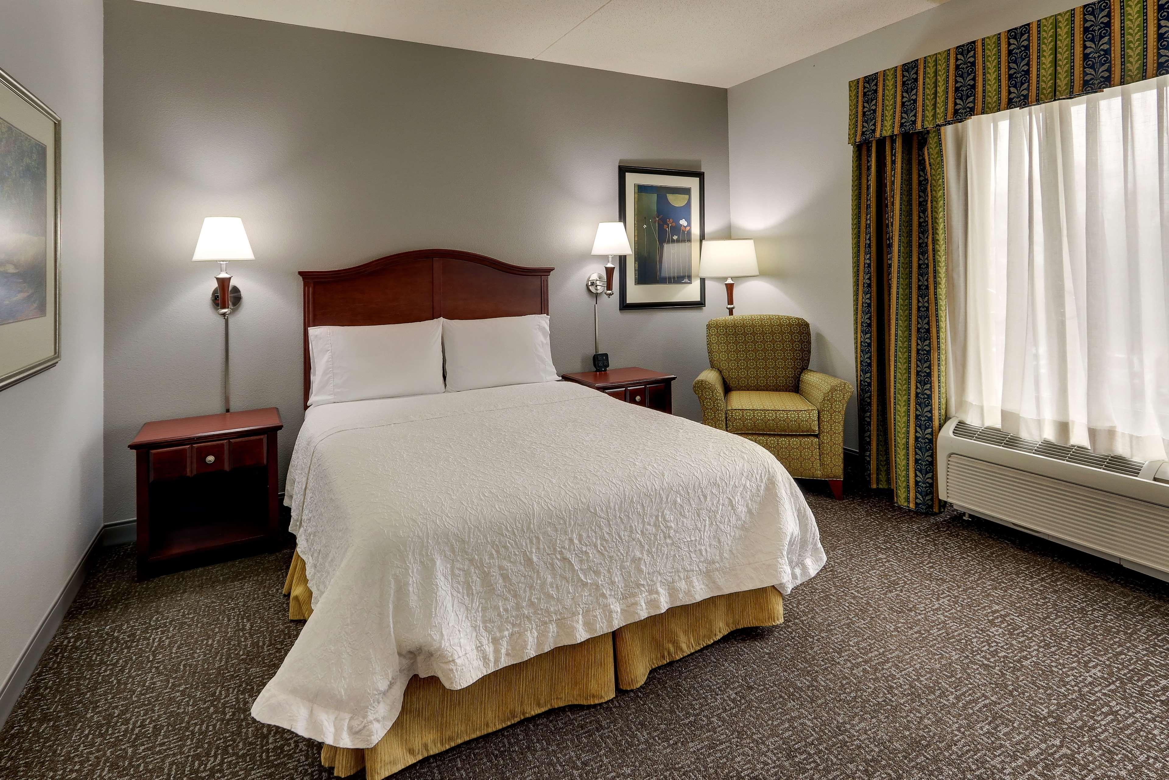 Hampton Inn & Suites Indianapolis-Airport Bagian luar foto