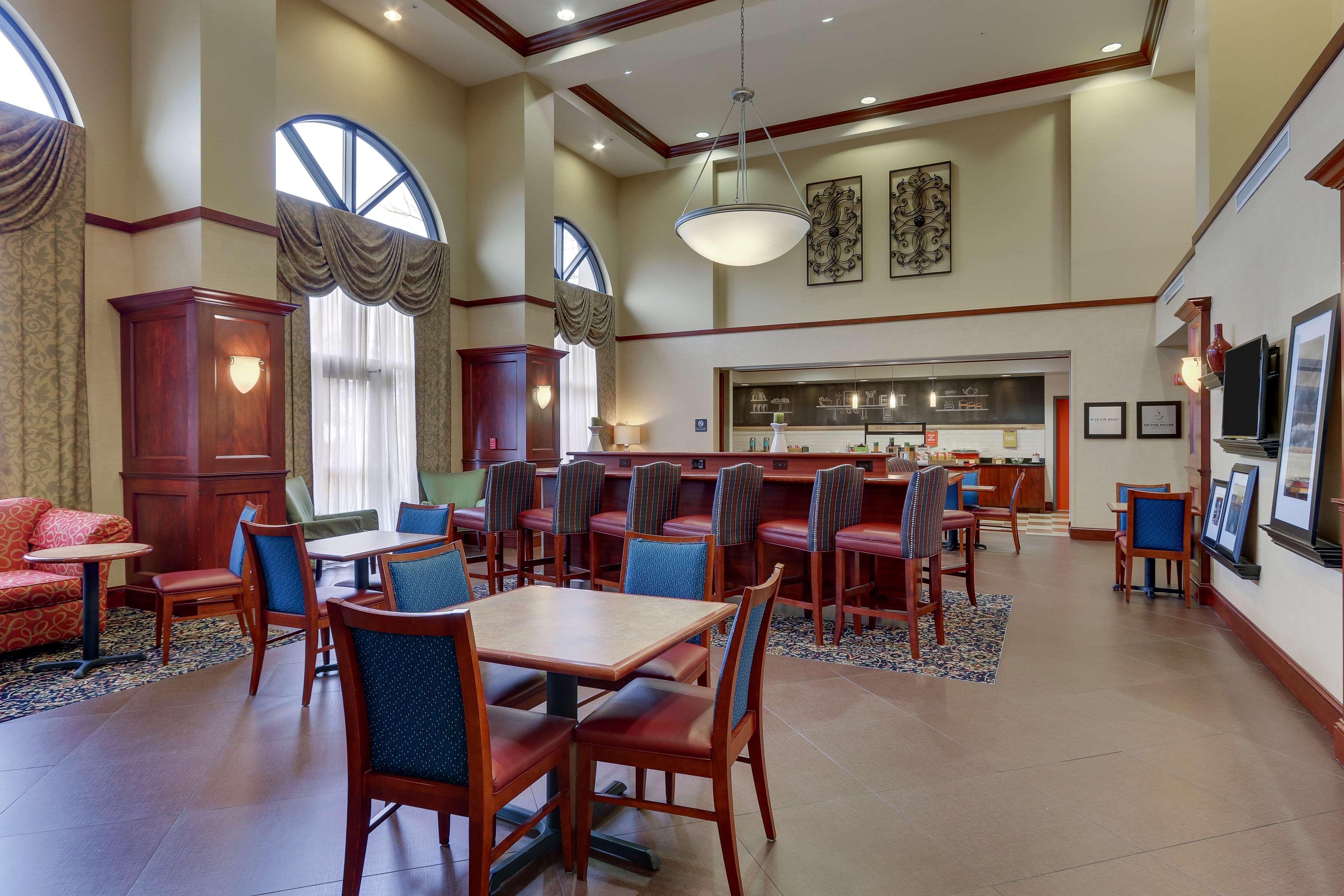 Hampton Inn & Suites Indianapolis-Airport Bagian luar foto