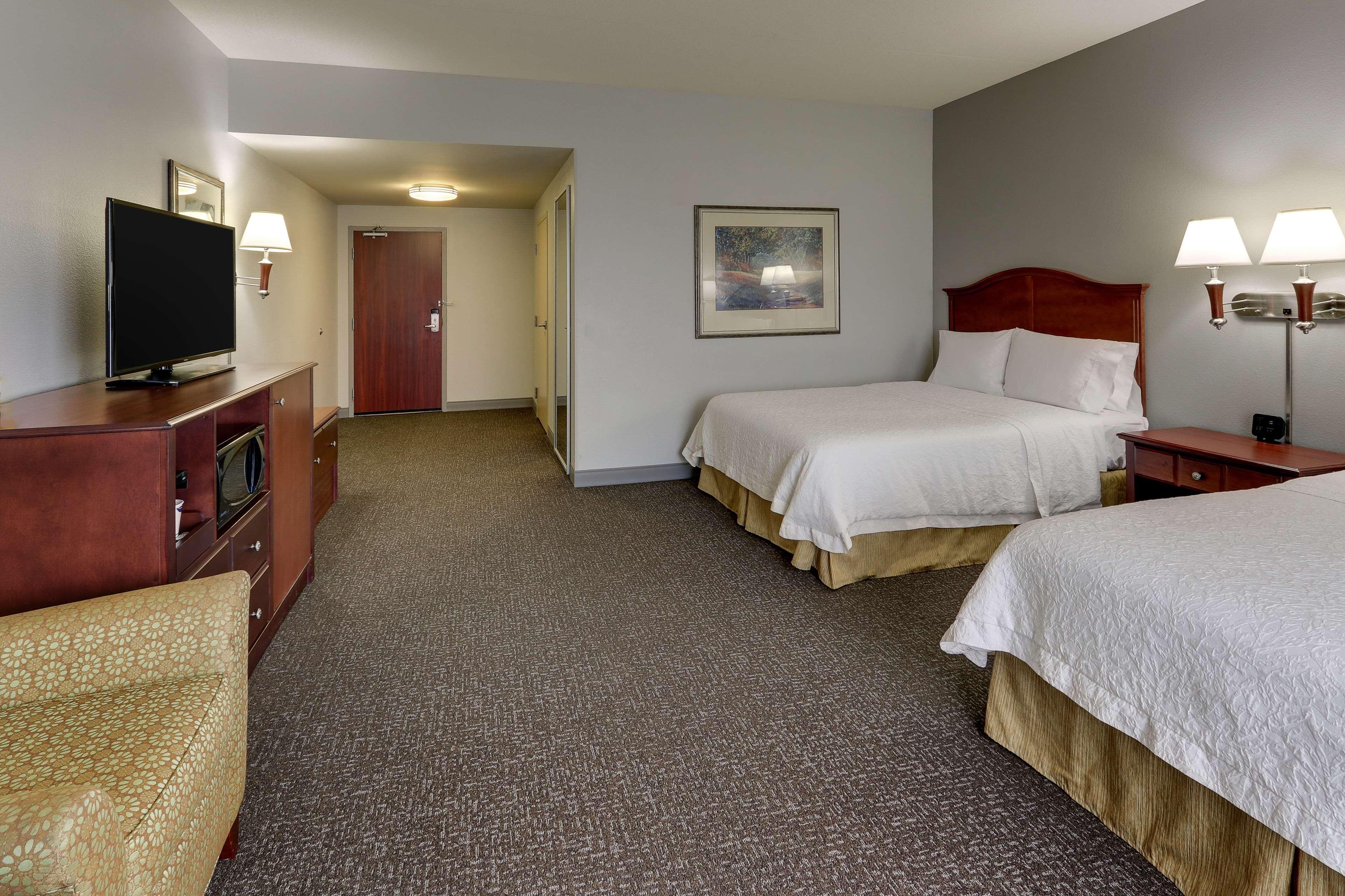 Hampton Inn & Suites Indianapolis-Airport Bagian luar foto