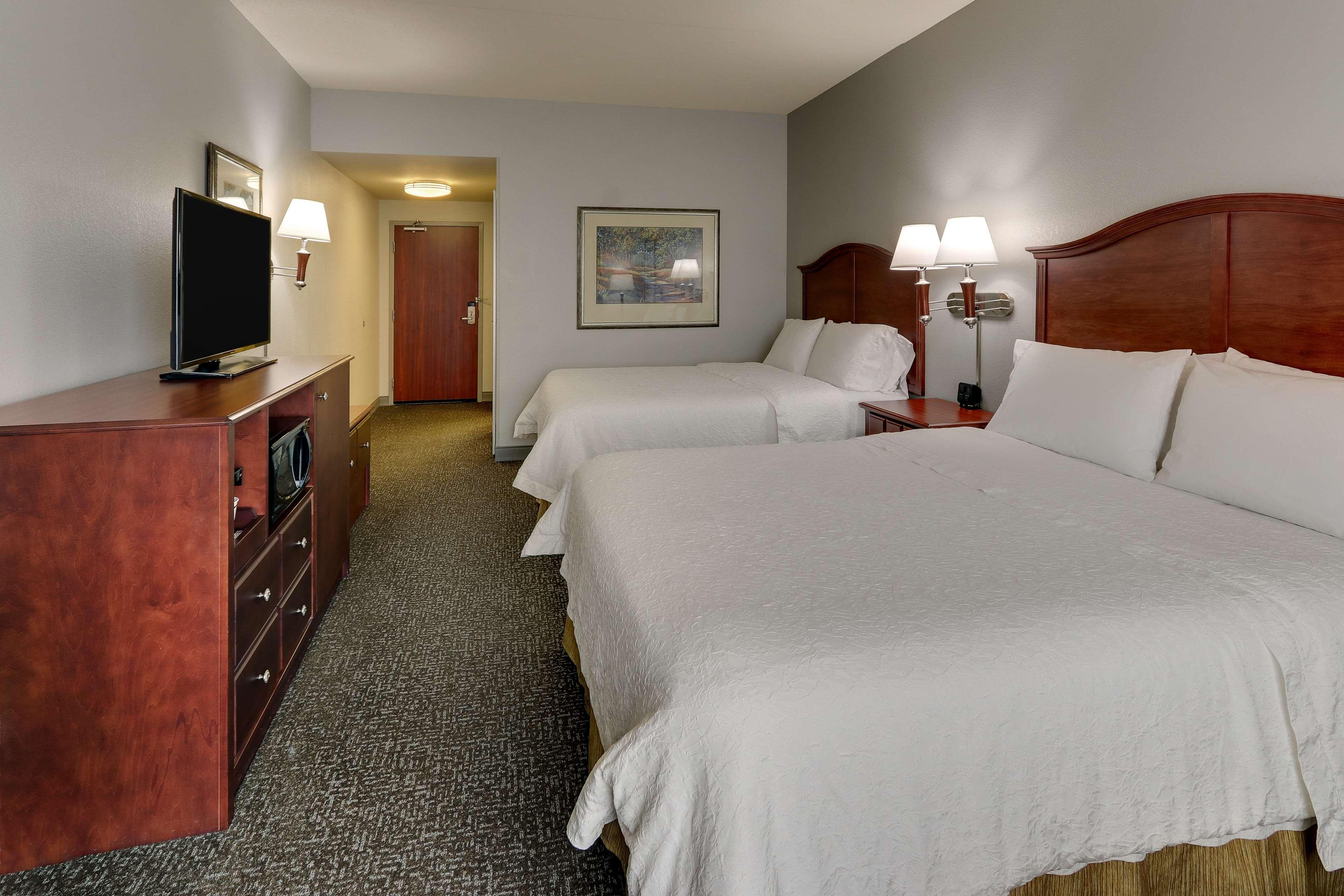 Hampton Inn & Suites Indianapolis-Airport Bagian luar foto