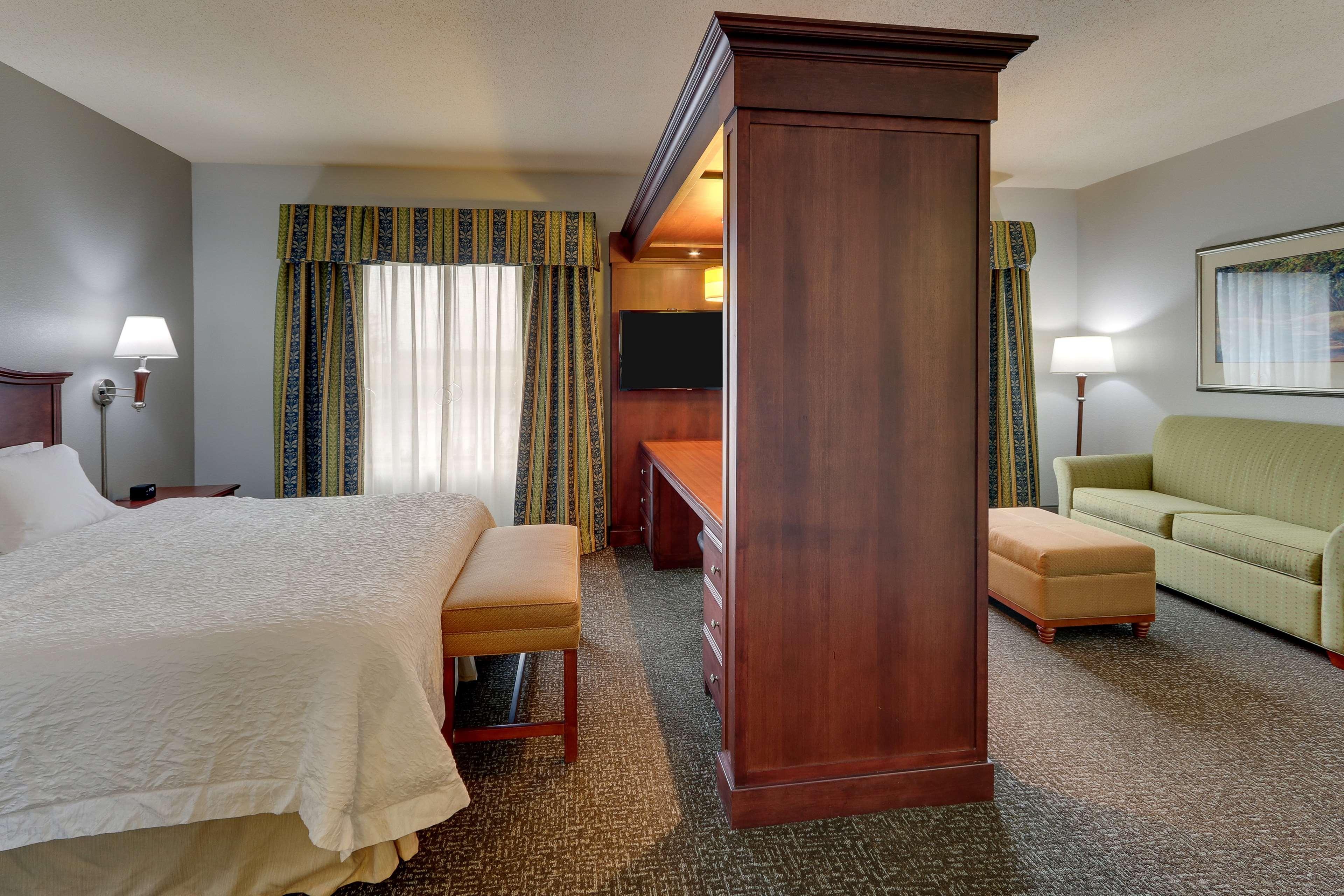 Hampton Inn & Suites Indianapolis-Airport Bagian luar foto
