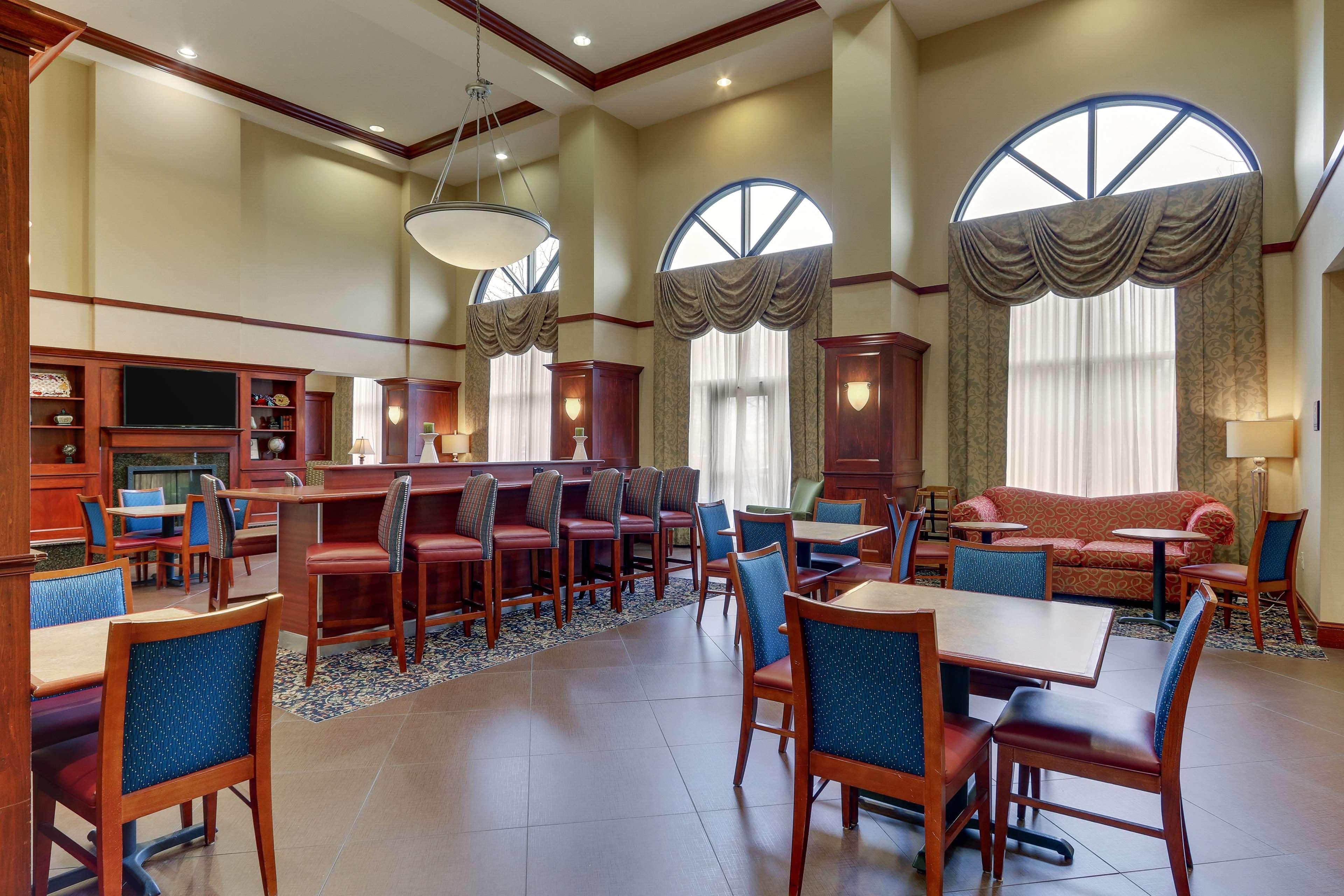 Hampton Inn & Suites Indianapolis-Airport Bagian luar foto