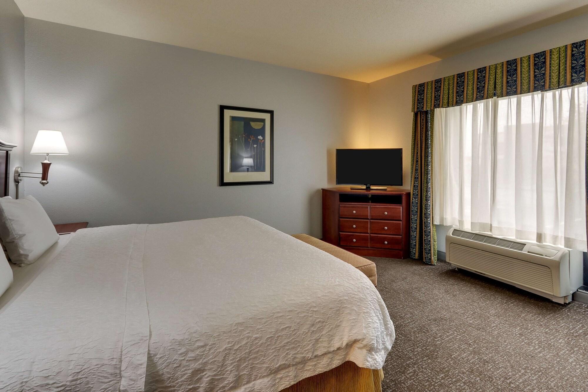 Hampton Inn & Suites Indianapolis-Airport Bagian luar foto