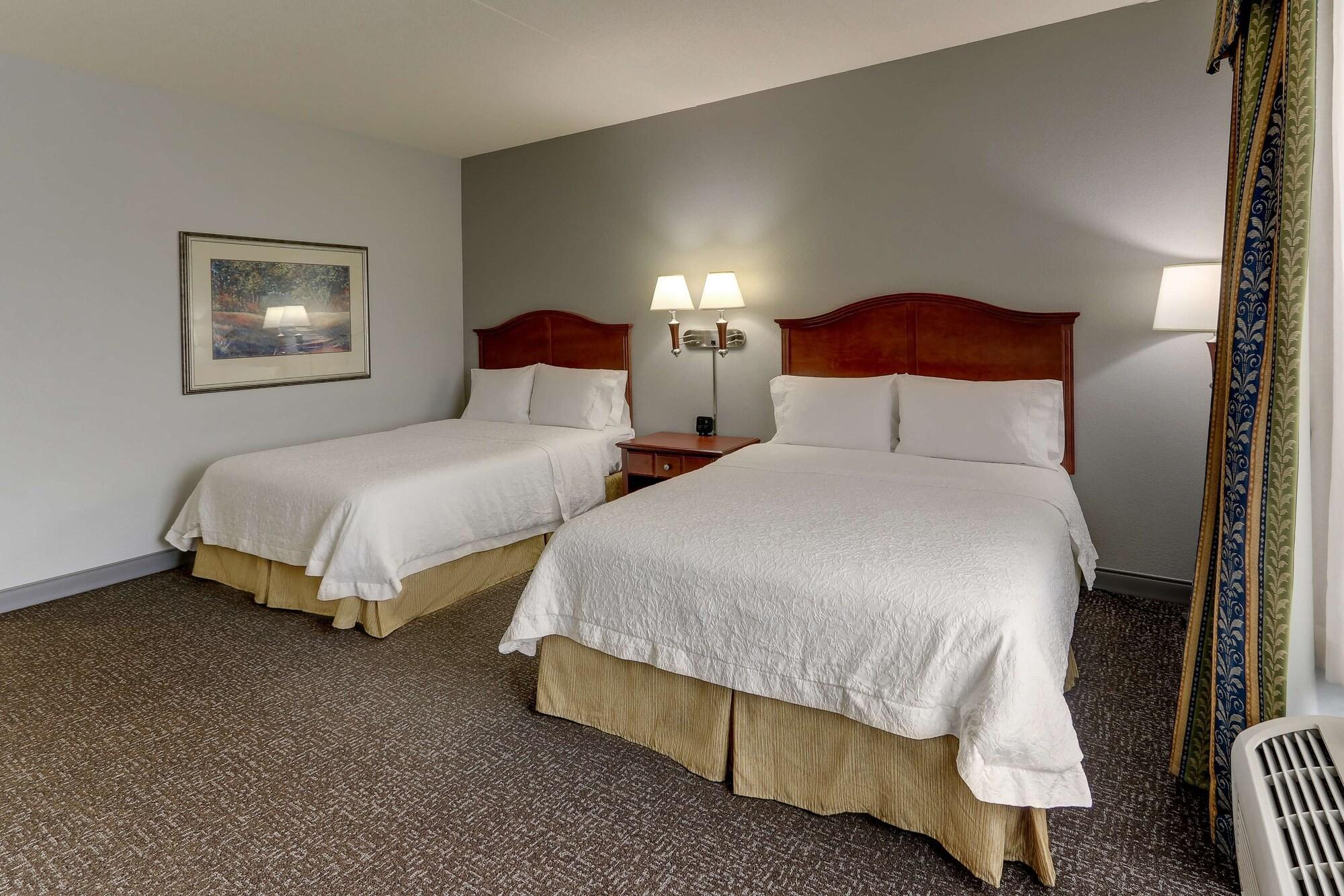 Hampton Inn & Suites Indianapolis-Airport Bagian luar foto