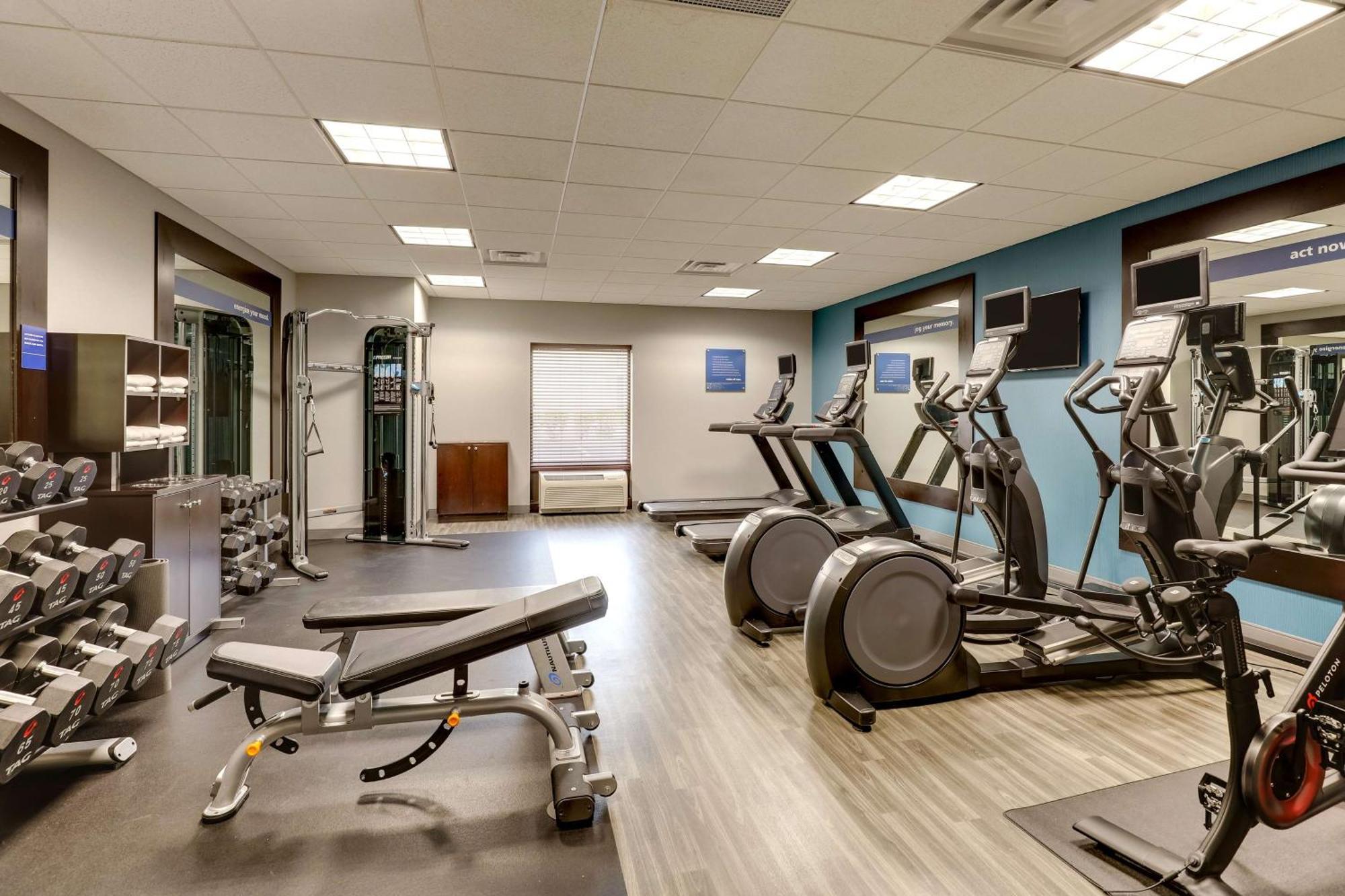 Hampton Inn & Suites Indianapolis-Airport Bagian luar foto