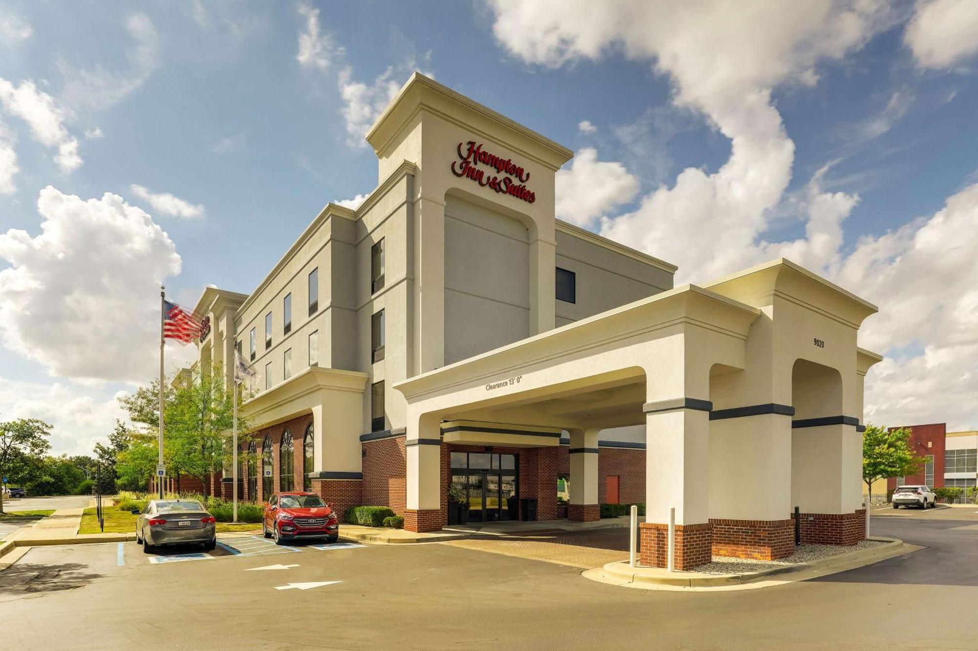 Hampton Inn & Suites Indianapolis-Airport Bagian luar foto
