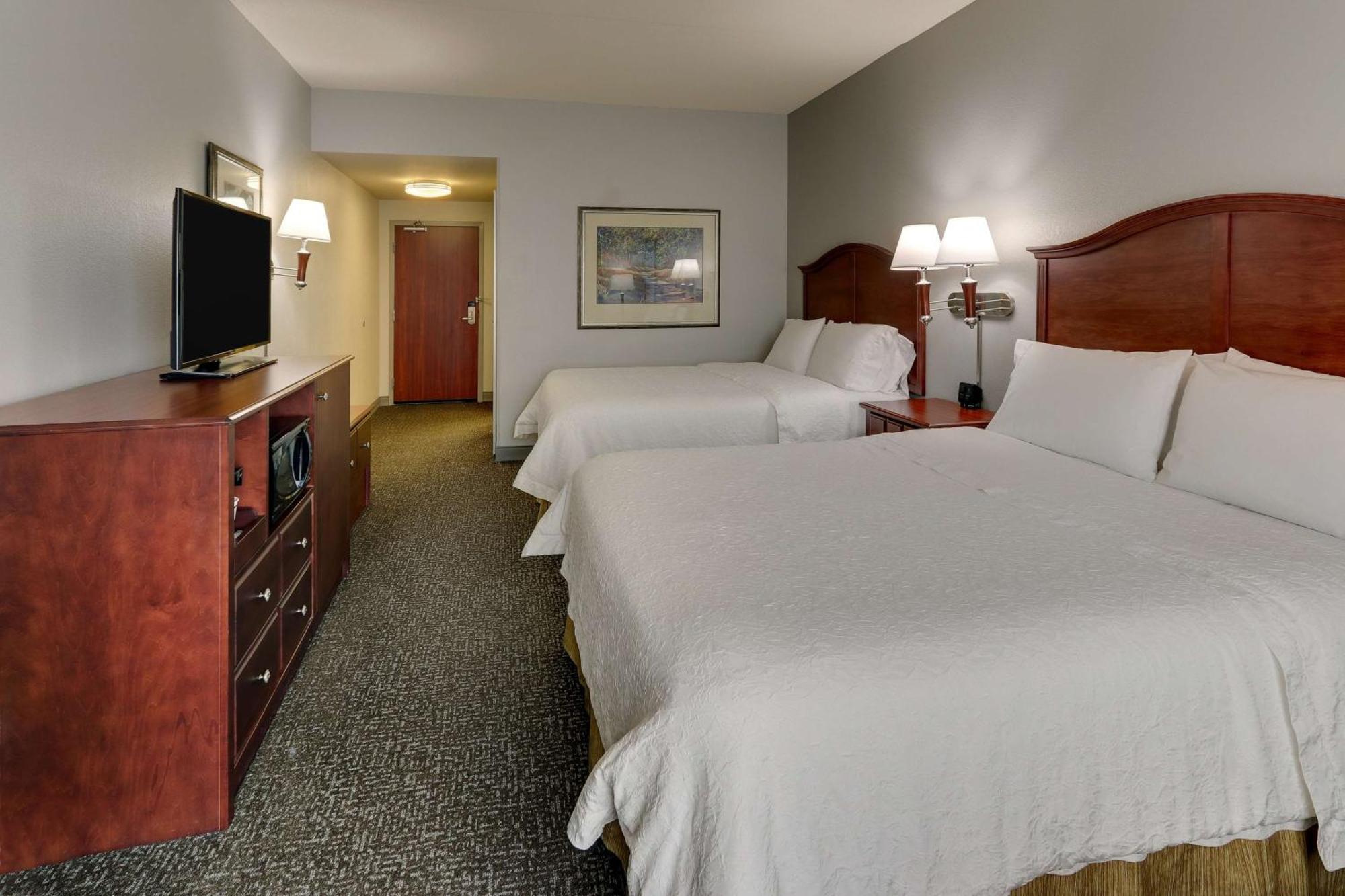 Hampton Inn & Suites Indianapolis-Airport Bagian luar foto