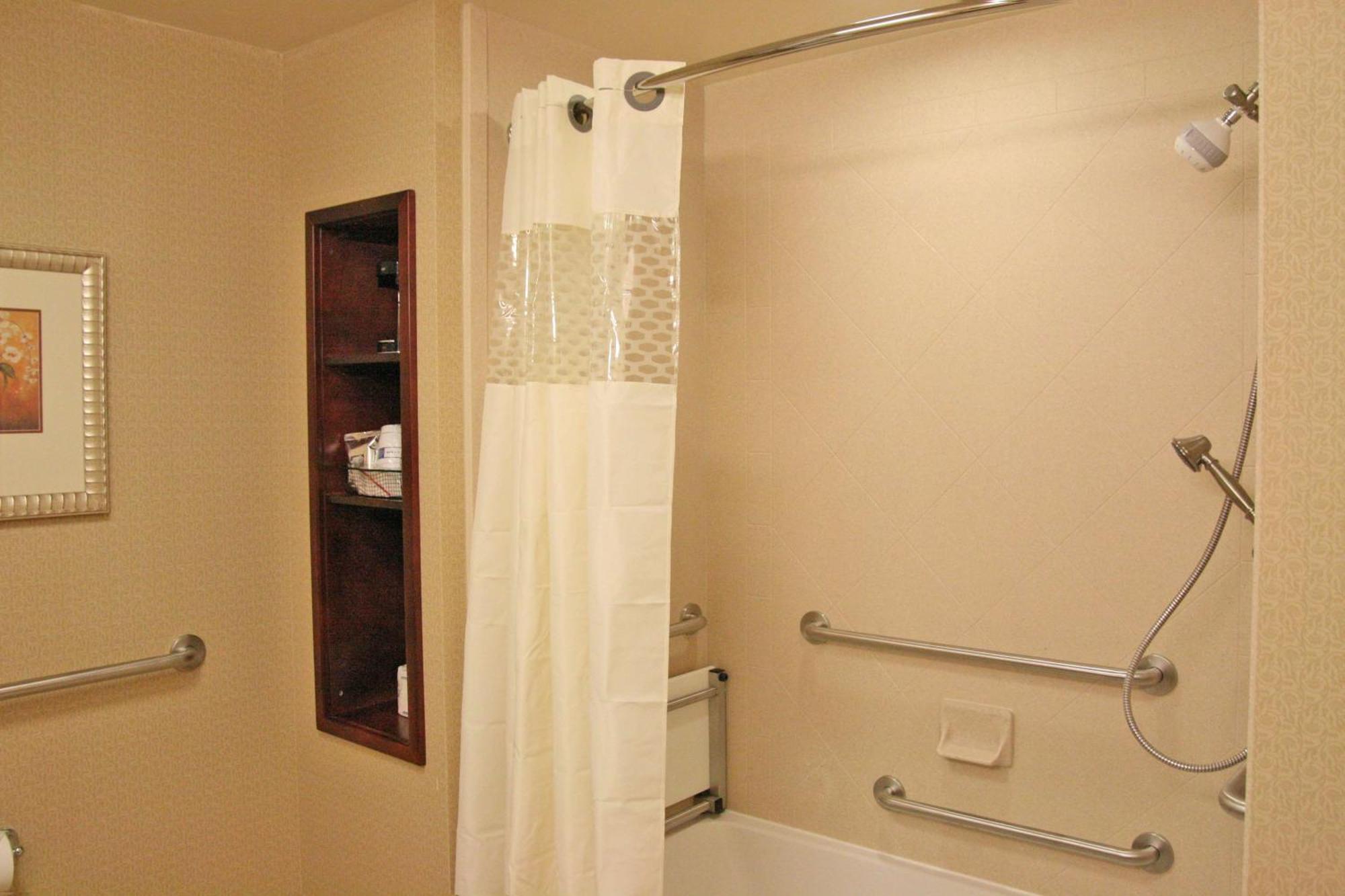 Hampton Inn & Suites Indianapolis-Airport Bagian luar foto