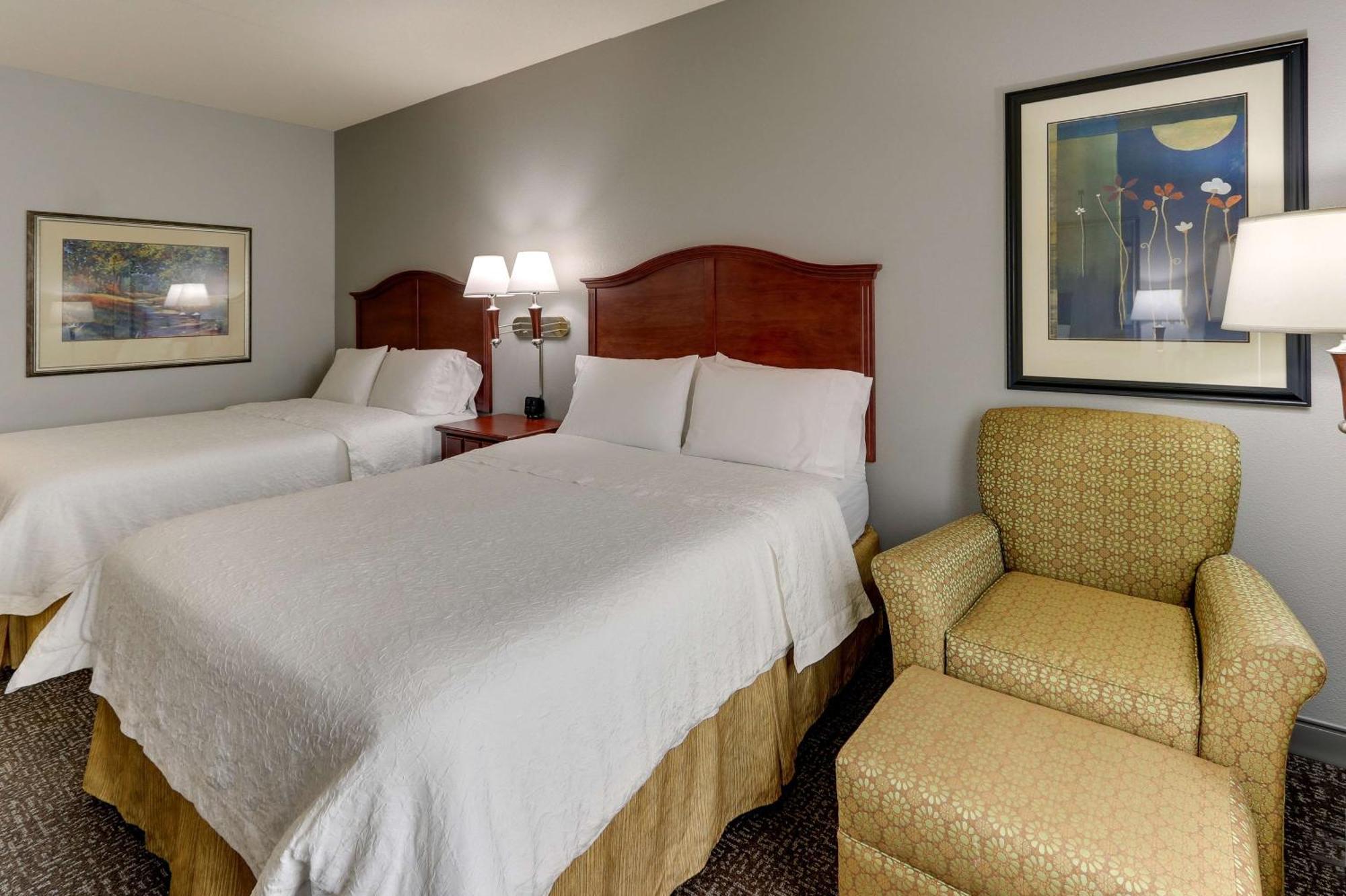 Hampton Inn & Suites Indianapolis-Airport Bagian luar foto